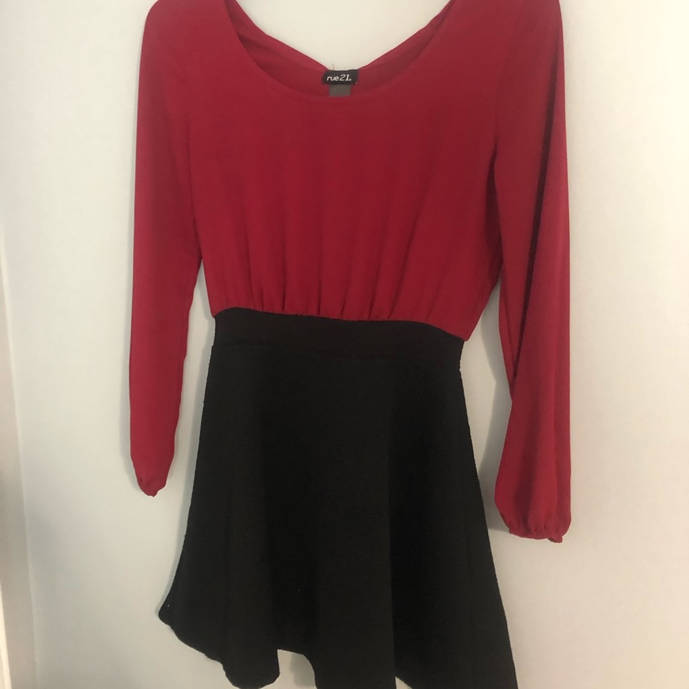 EUC, RUE 21 burgundy/black mini dress, size S